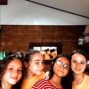 Meet your Posher, Valeria